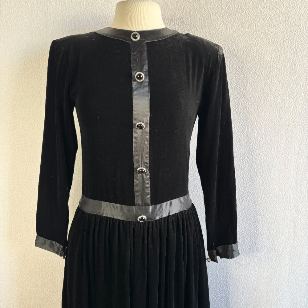 1980s Black Velvet Silk Modest Drop Waist Long Sleeve Party Dress with Pockets - Picture 2 of 10